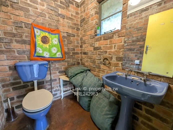 Family Sanctuary On Over An Acre (Sole Mandate)