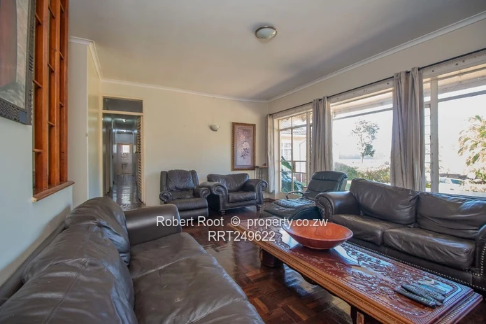 Greystone Park: Furnished 4-bed with Pool & Borehole
