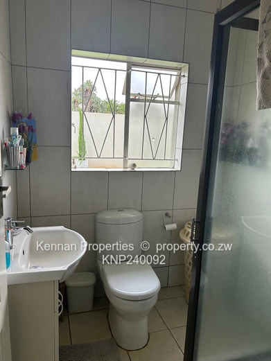 Charming Unit in sought after Highlands Park