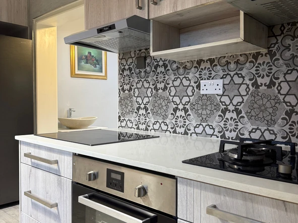 4 Bedroom Flat & Apartment