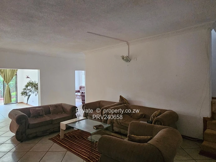 Spacious 6-Bedroom Dream Family Retreat with Stunning garden & Panoramic View