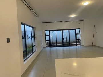 4 Bedroom Flat & Apartment