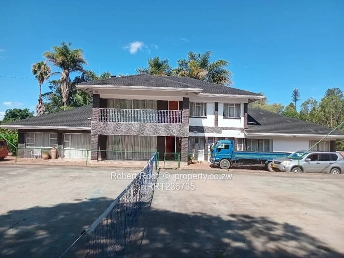 Family home ln 2100sqm on Hindhead 