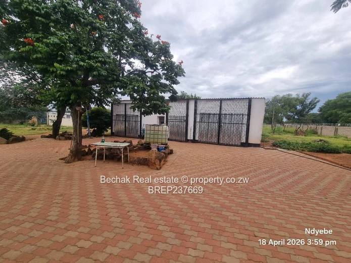 Matsheumhlope 3-Bed Home on 6500m² with Borehole