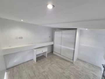 Flat & Apartment