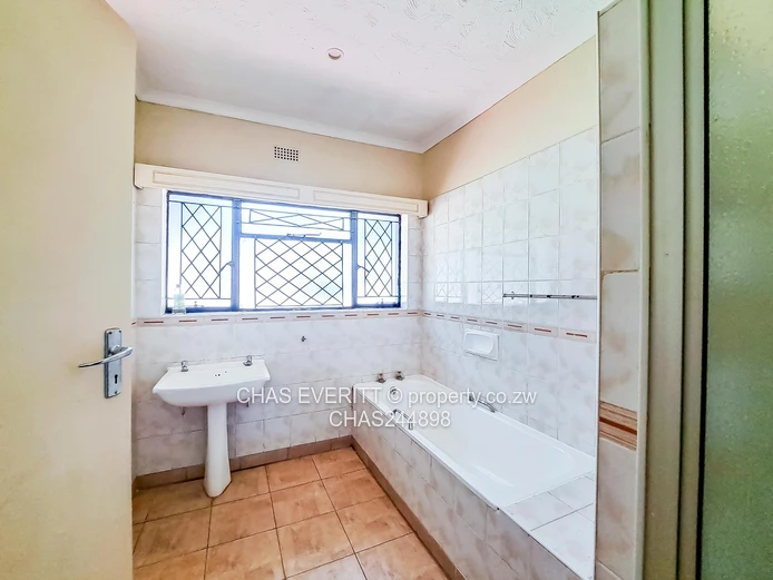 Four Bedroomed House In Greystone Park 