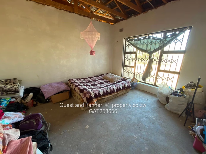 Spacious 4-Bedroom Family Home in Rockview — Finish to Your Taste