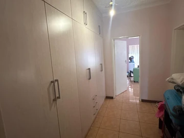 7 Bedroom House