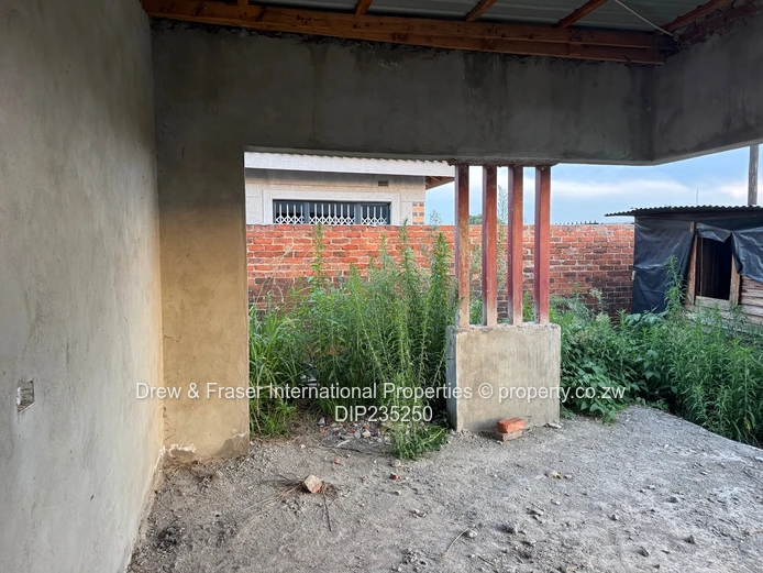 Unfinished 3-Beds house for sale in Mabvazuva
