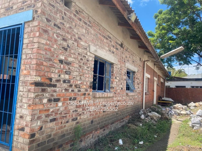 Bluffhill Warehouse for Rental in Madokero 