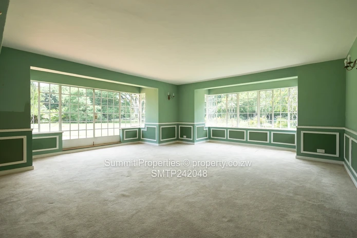 6 Bedroom House for Sale in Helensvale