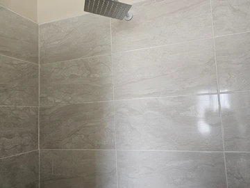 2 Bedroom Flat & Apartment