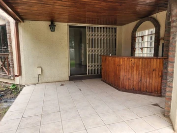 3 Bedroom Flat & Apartment