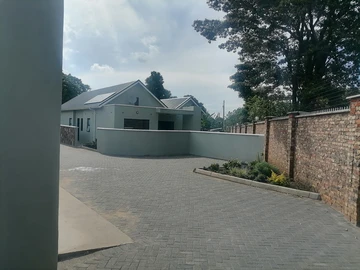 3 Bedroom Garden Flat