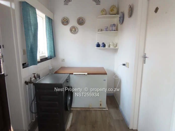 Neat Corner Garden Flat in Greendale North!