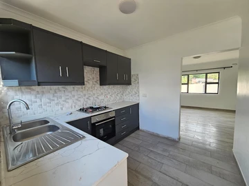 2 Bedroom Flat & Apartment