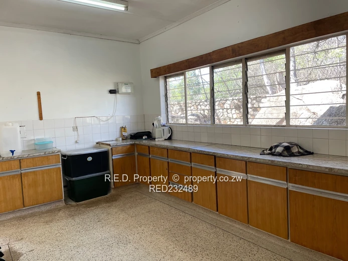 An entertainer’s paradise In Burnside!