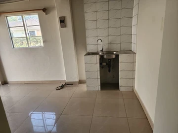 2 Bedroom Flat & Apartment