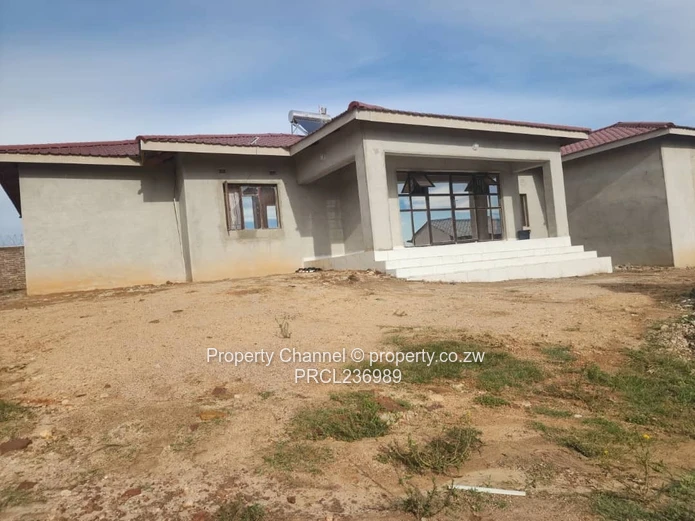 PROPERTY FOR SALE – ONGOING STUDENT ACCOMMODATION BUSINESS Location: Adelaide Park, Gweru