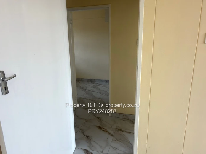 Flat To Let Eastlea– Clyde Shops (Sole Mandate)