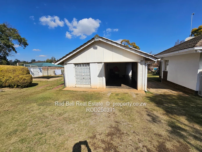 Neat 3-bedroom home and cottage in good location