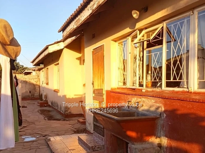 Mainway Meadows: 4-Bed Home on 600m² with Borehole