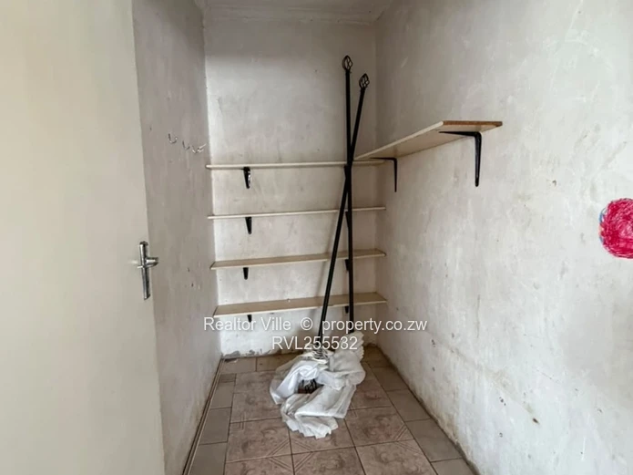 7 Bedroom House for Rent in Borrowdale