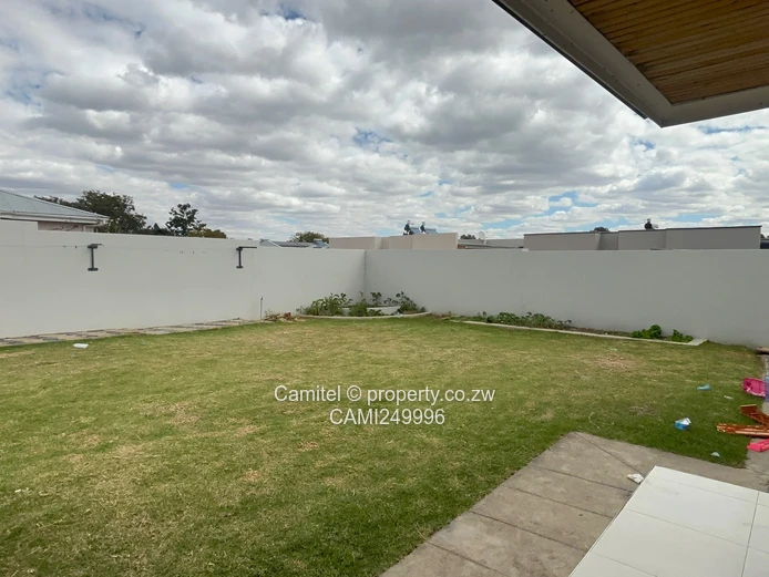 Spacious 3BR Greendale North Flat — Garden, Borehole
