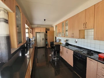 7 Bedroom House