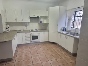 3 Bedroom Flat & Apartment
