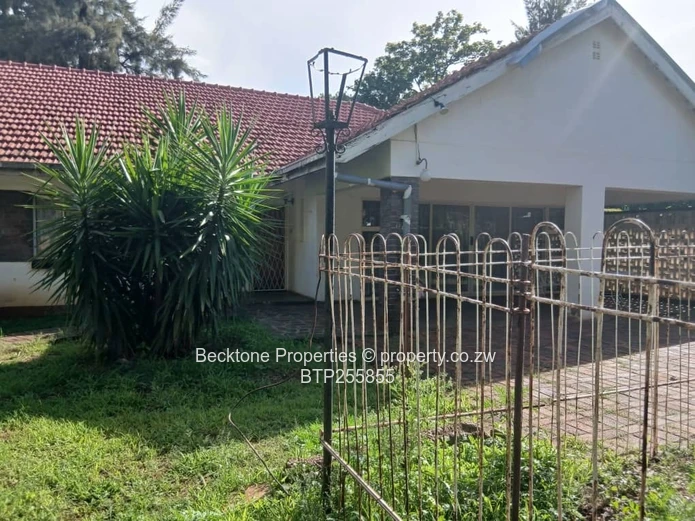 Kumalo 4-Bed House on 2500m² with Pool & Borehole