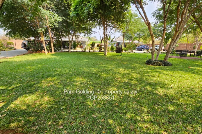 Victoria Falls 5 Bedroomed Property for Sale.