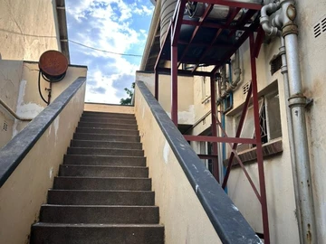 2 Bedroom Flat & Apartment