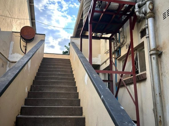 2 Bedroom Flat & Apartment
