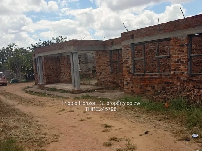 6-Bed Home + Unfinished Extensions on 2215m² – Waterfalls