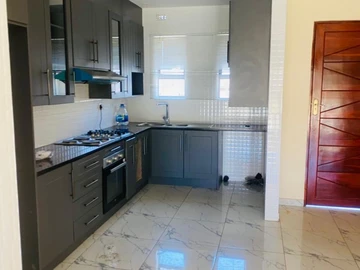 3 Bedroom Flat & Apartment