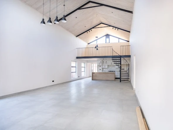 3 Bedroom Flat & Apartment