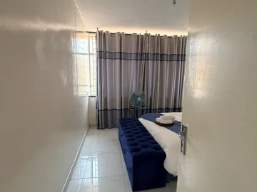 2 Bedroom Flat & Apartment