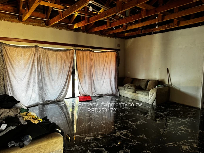 Family Home with Room to Make It Your Own In Mahatshula!