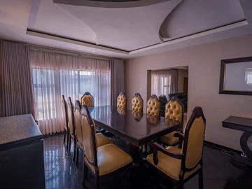 8 Bedroom House