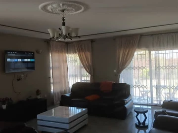 5 Bedroom House