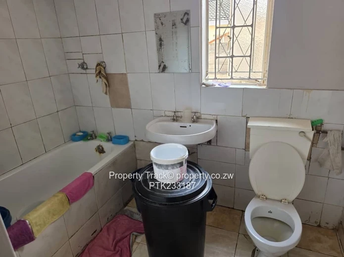 A neat and solid house!