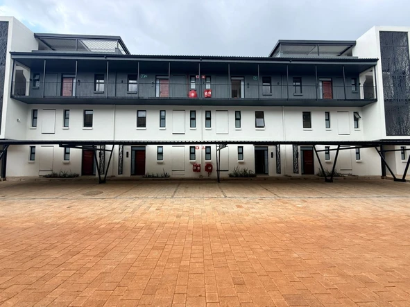 2 Bedroom Flat & Apartment