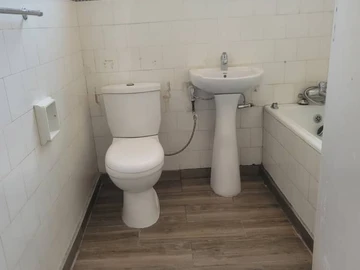 2 Bedroom Flat & Apartment