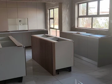 6 Bedroom House