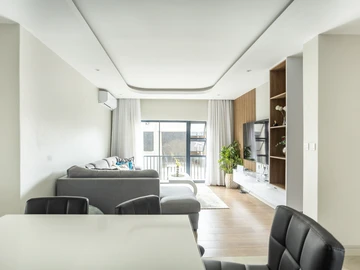 2 Bedroom Flat & Apartment