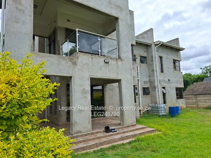 Prestigious Avondale West Property With Dual Living Potential