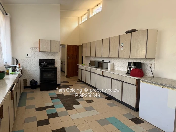 Close To Town. SURBUBS 2939sqm!
