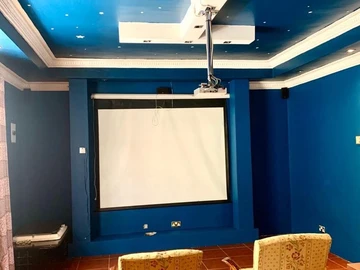 2 Bedroom Flat & Apartment