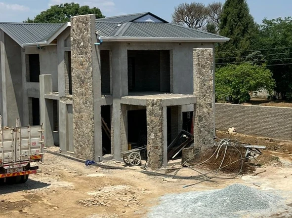 4 Bedroom Flat & Apartment